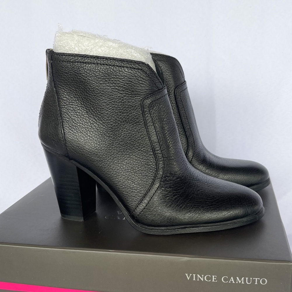 ❗️SOLD❗️✨Vince Camuto Black Heeled Leather Boots